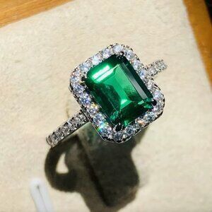 18k White Gold Emerald Green Diamond Ring Rectangle Emerald Cut Ring